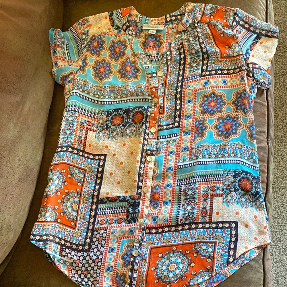 Dress barn blouse size small.